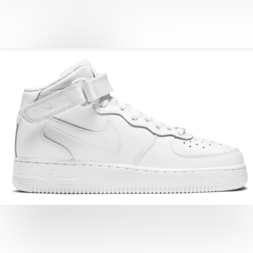 Nike Air Fore 1 youth 5 (comparable to womens 6.5)